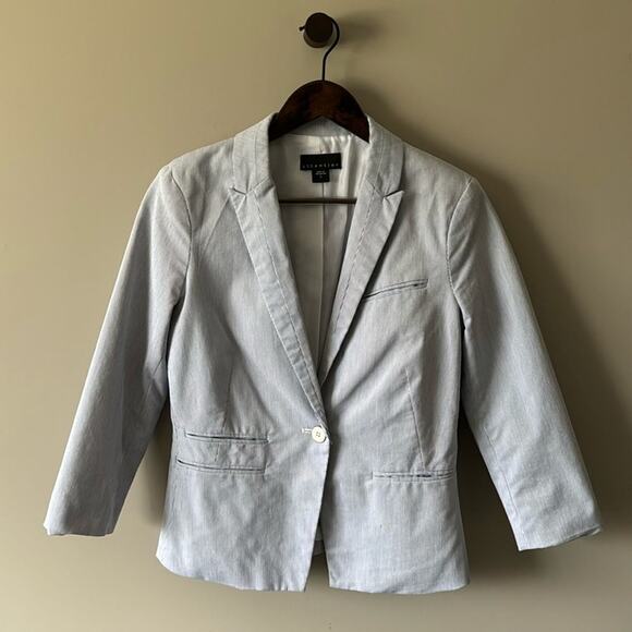 ATTENTION BLUE AND WHITE PINSTRIPE 3/4 SLEEVE BLAZER SIZE 4 - Picture 1 of 11